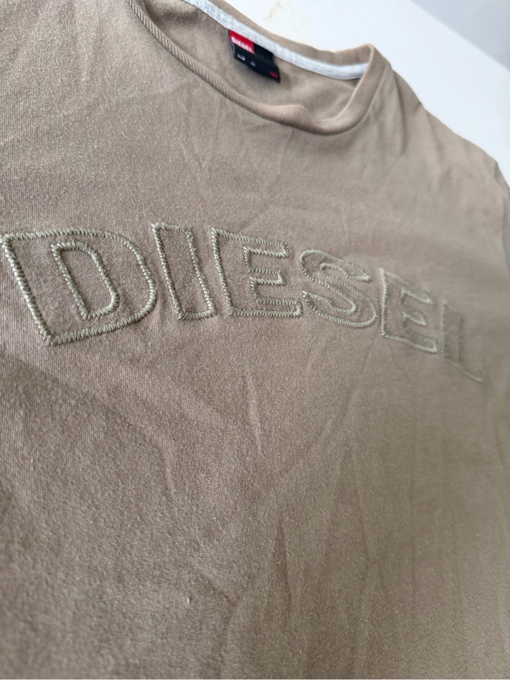 Diesel Men's Crew y2k era t-shirt in Olive